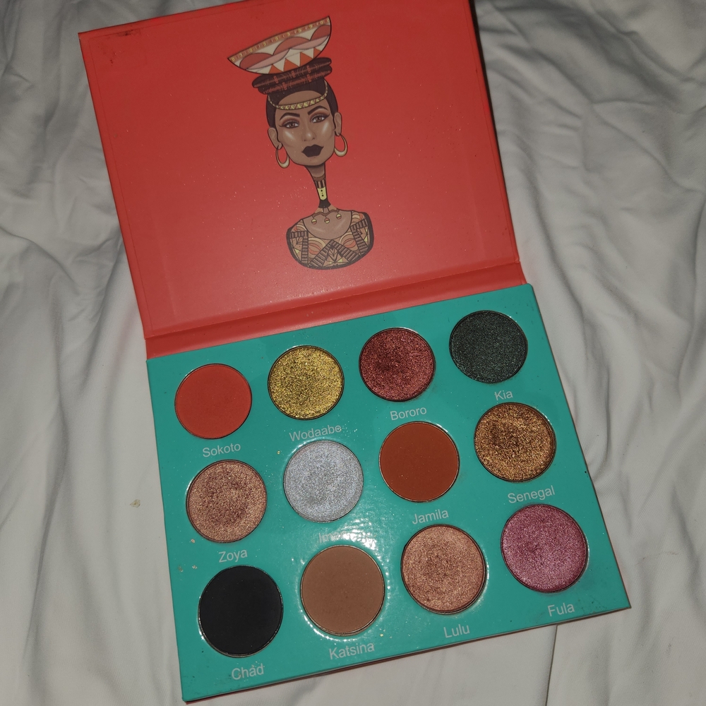 SWATCHED Juvia's Place Eyeshadow Palette